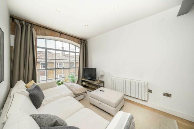 1 bedroom flat for rent in Queens Row Walworth SE17