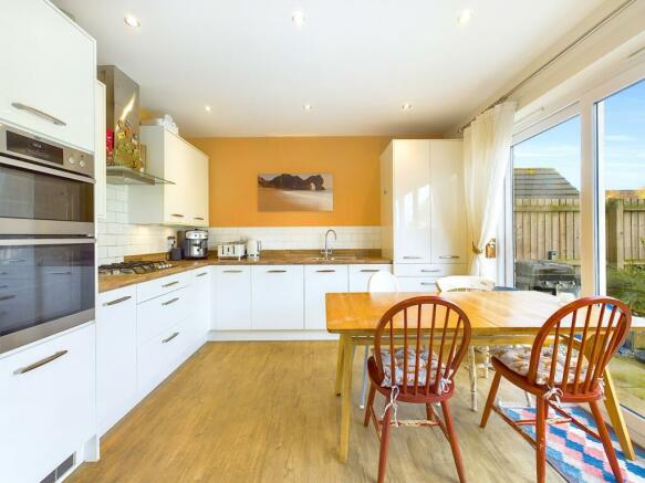 66 Farro Drive - Kitchen Diner1