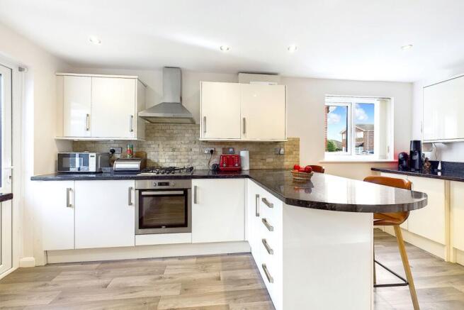 3 Paddock Close - Kitchen