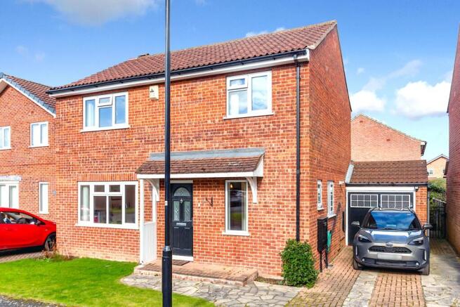 3 Paddock Close - Front1