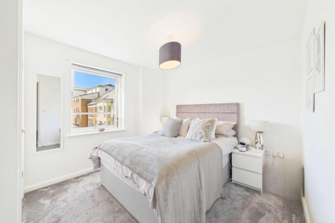 CAM03162G0-PR0345-STILL005