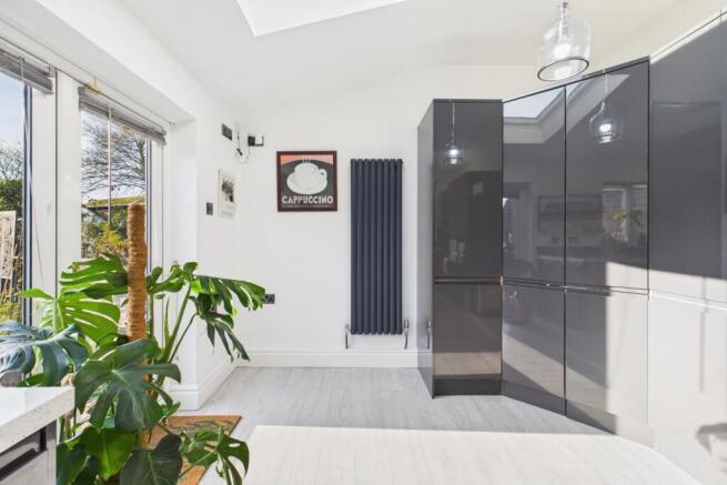 CAM03162G0-PR0387-STILL031