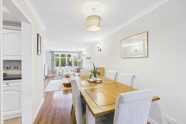 CAM03162G0-PR0395-STILL007