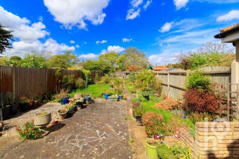 Rosemary Avenue, Halfway