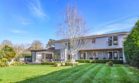 Roundwood Avenue, Hutton Mount, Brentwood