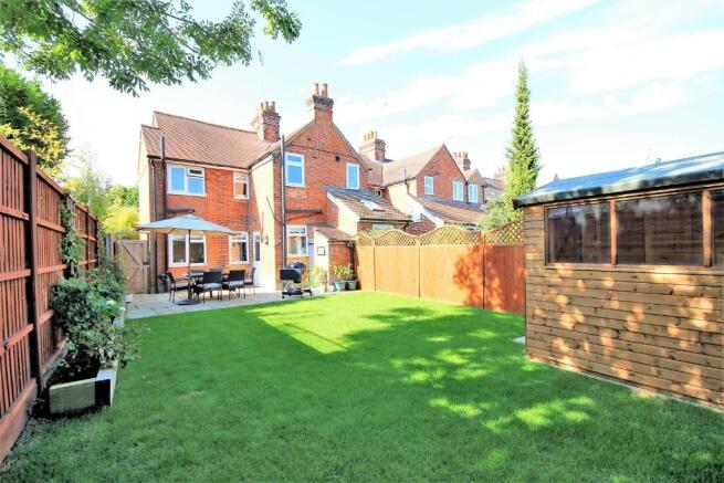 2 bedroom house for sale in Brickfield Cottages, Priests Lane