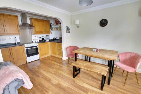 Badgeney Road, March