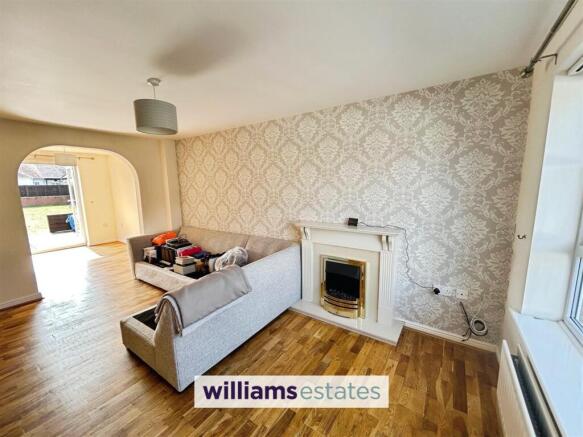 Lounge/dining room