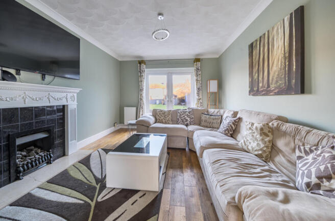 1395385-1-696a233...