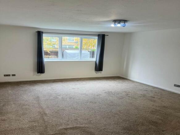 PHOTO-2025-11-03-13-