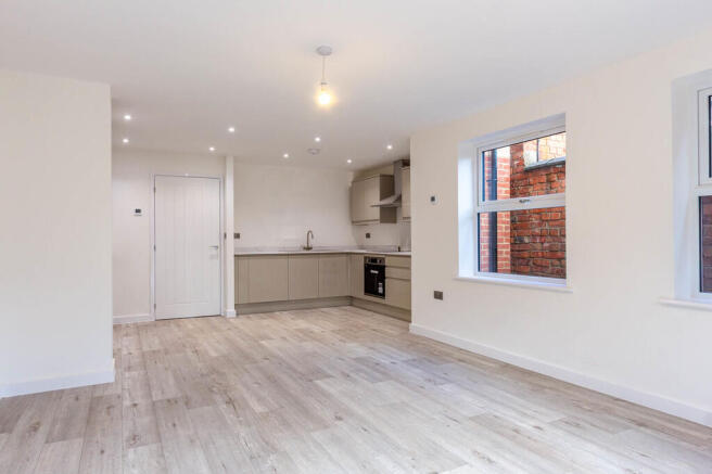 Kitchen/dining/fa...