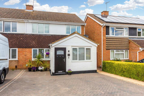 Clarence Court, Rushden