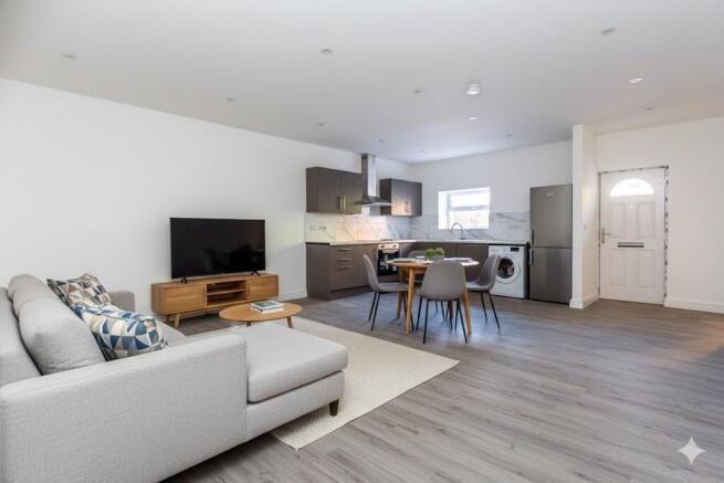 Kitchen/dining/li...