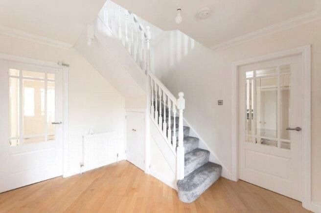 5 Bedroom Detached House To Rent In Burnside Hale Barns