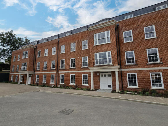 abbotsgate flat front shot
