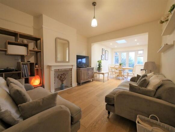 LOUNGE-KITCHEN-DI...