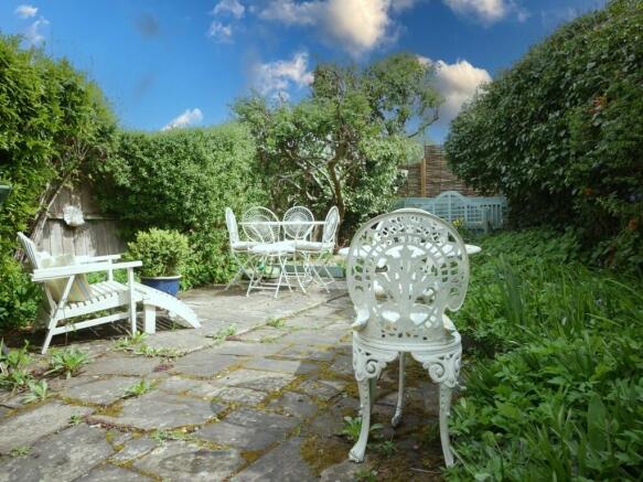 REAR GARDEN1