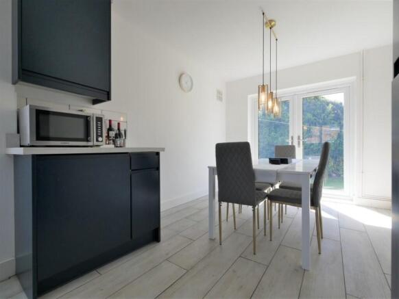 KITCHEN DINER1