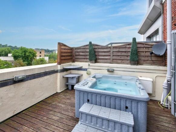 Hot tub