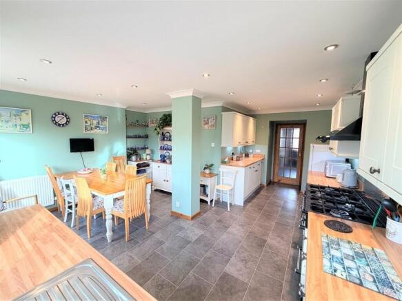 KITCHEN AND DININ...