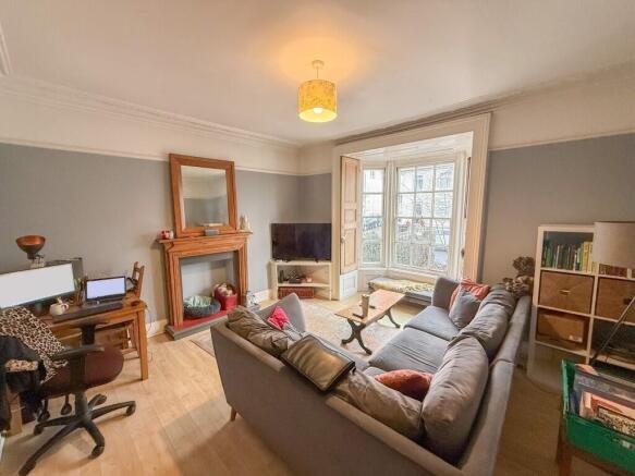 SITTING AND DININ...