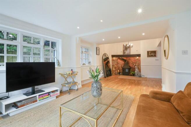 PARK FARM LODGE- (2).jpg