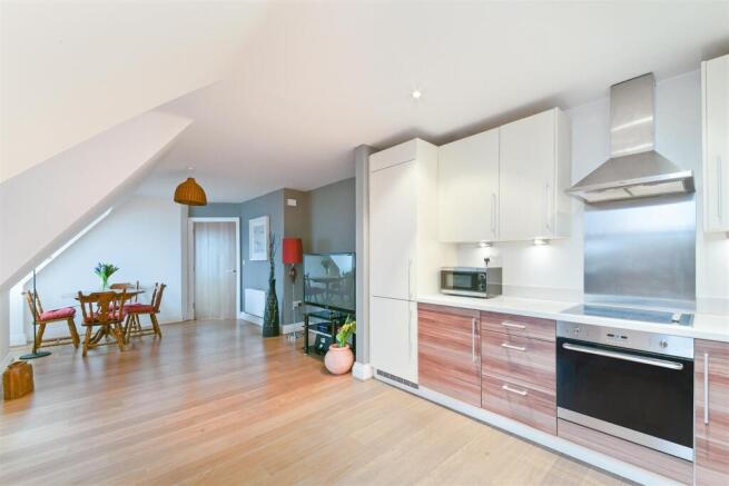 CHIPSTEAD HOUSE, FLAT 8 - (3).jpg