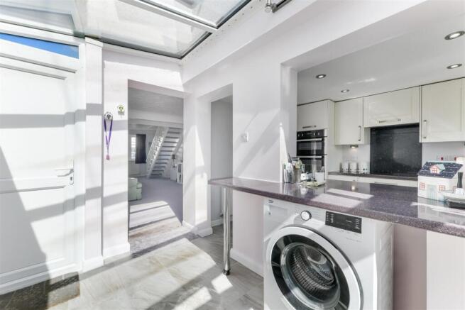 FERNDALE ROAD (11).jpg