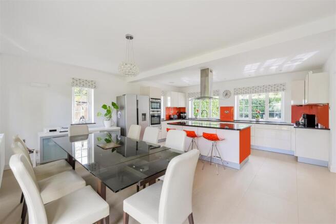 THE-DRIVE,-10--Kitchen-Island-1-Retouched.jpg