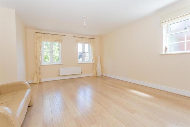 flat-hurley-close-banstead-1014.jpg