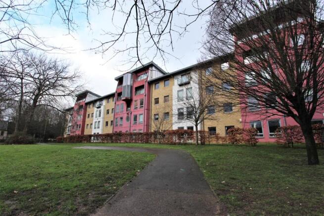 Crown Close N22