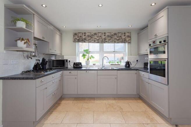 OPEN PLAN DINING KITCHEN