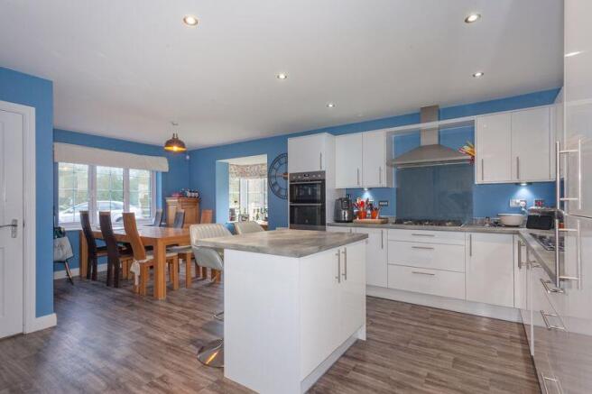 KITCHEN/DINING ROOM/UTILITY