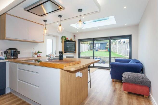 OPEN PLAN LIVING/DINING KITCHEN