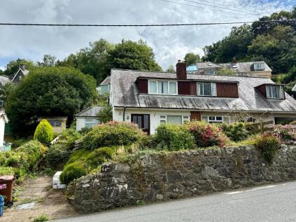 Derwen, Cader Road, Dolgellau, LL40 1SG