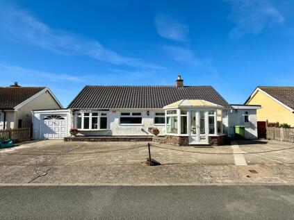 Nimrod, Llewelyn Drive, Fairbourne LL38 2DQ