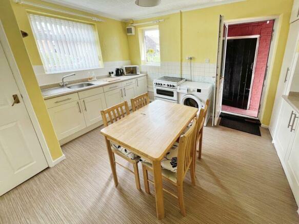 Kitchen dining room