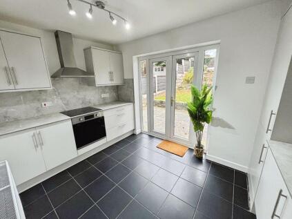 Meriden Grove, Lostock