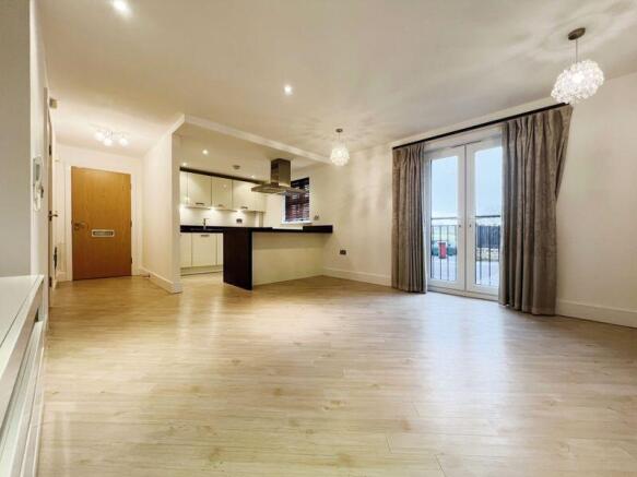 OPEN PLAN LOUNGE KITCHEN