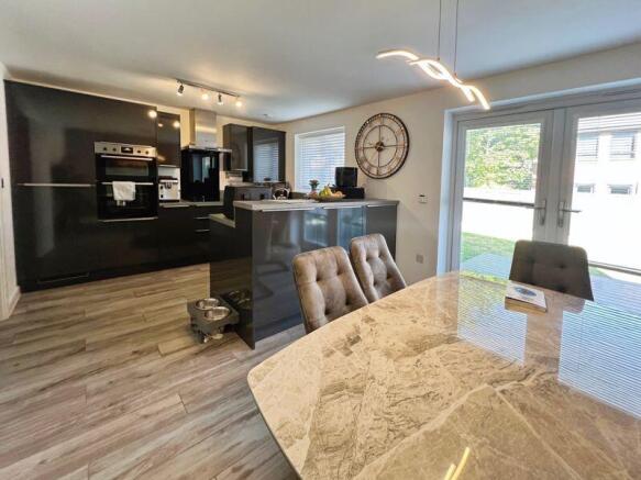 Dining kitchen