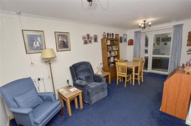 Lounge/Dining Room