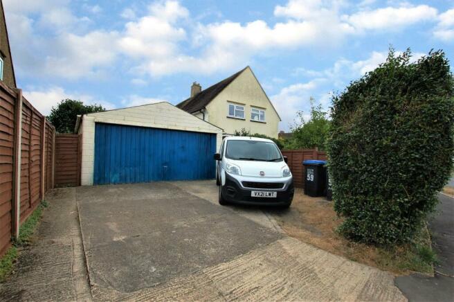 Driveway/Garage