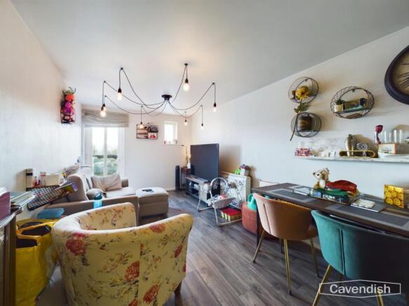 LIVING/DINING AREA