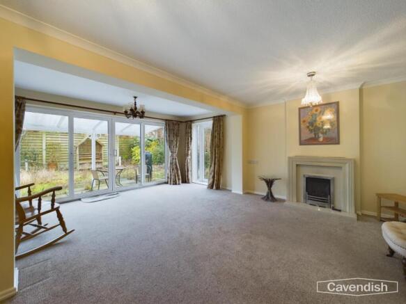 LIVING/DINING ROOM