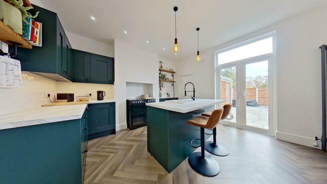 KITCHEN/DINING AREA