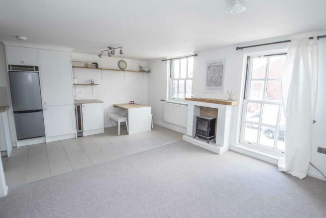 LIVING/DINING ROOM