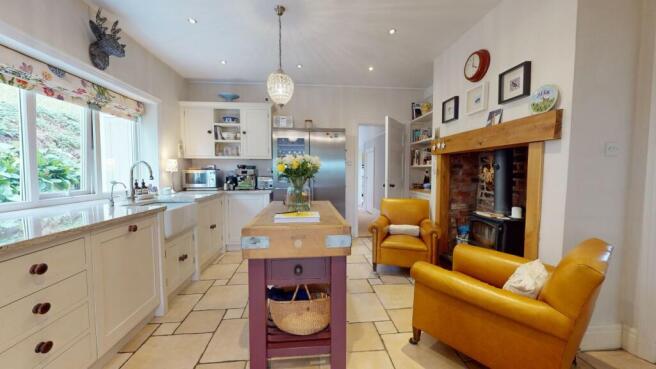 KITCHEN/FAMILY ROOM