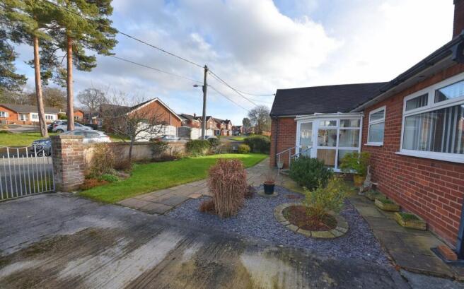 FRONT GARDEN