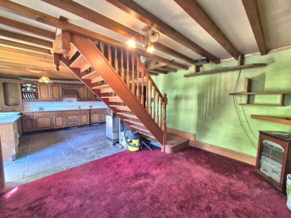KITCHEN/LOUNGE