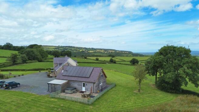 CHARMING COTTAGE